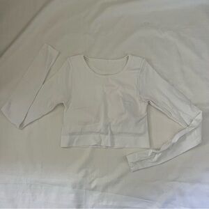 Lululemon ribbed cropped longsleeve with built in bra size women’s 4